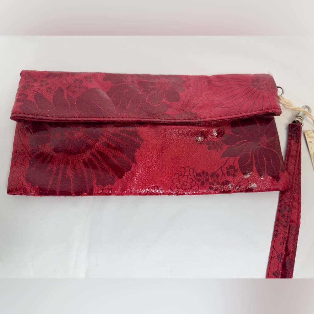 NWT Women’s CLUTCH FOLD OVER WALLET.